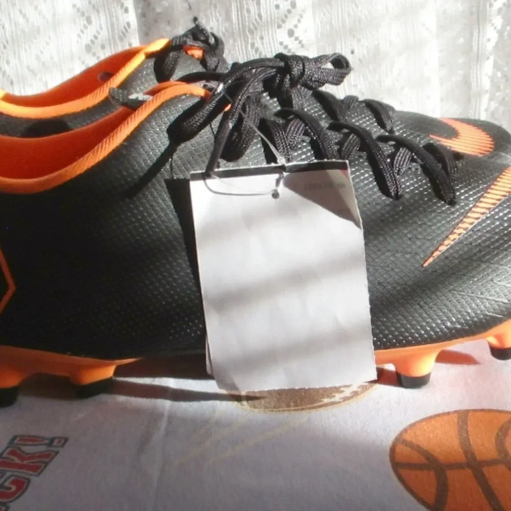 NIKE Kids Vapor 12 Academy MG Size 5 Black Orange